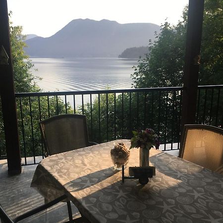 Shoreside Private Room Sechelt Exterior photo